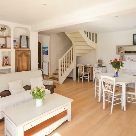 Three-bedroom Holiday In